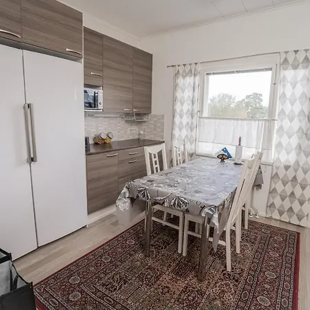 Iso Ja Viihtyisae Asunto Pietarsaaressa Apartamento